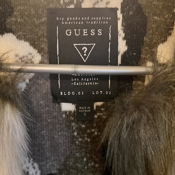 Sweater vest from guess Faux fur - Picture 6 of 7